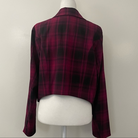 Plaid Cropped Hi-Lo Blazer - Picture 5 of 5